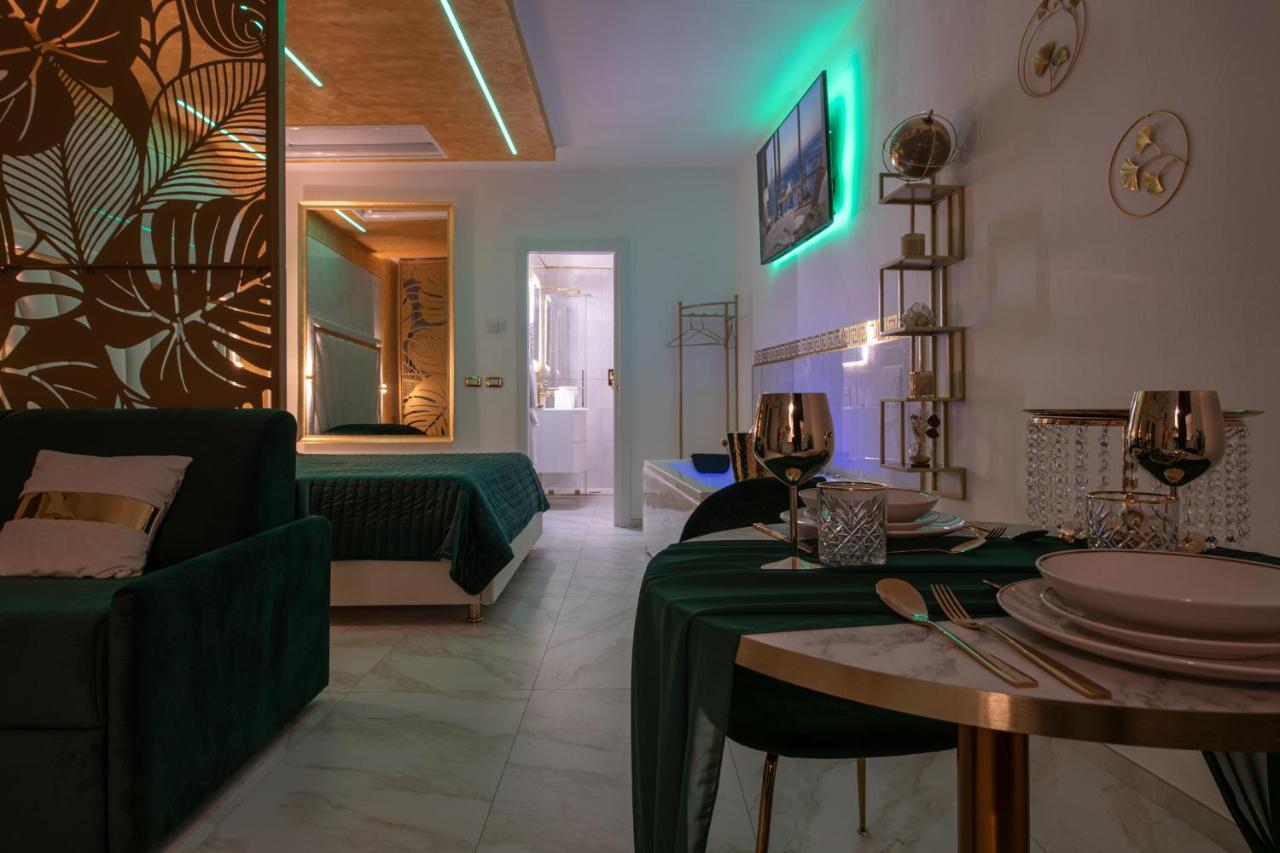 Fashion Apartment Gold Bologna With Jacuzzi & Car Garage Buitenkant foto