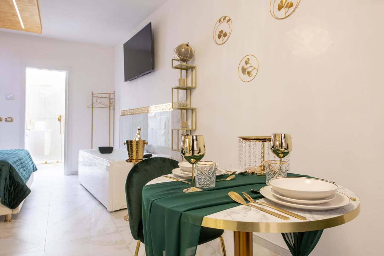 Fashion Apartment Gold Bologna With Jacuzzi & Car Garage Buitenkant foto