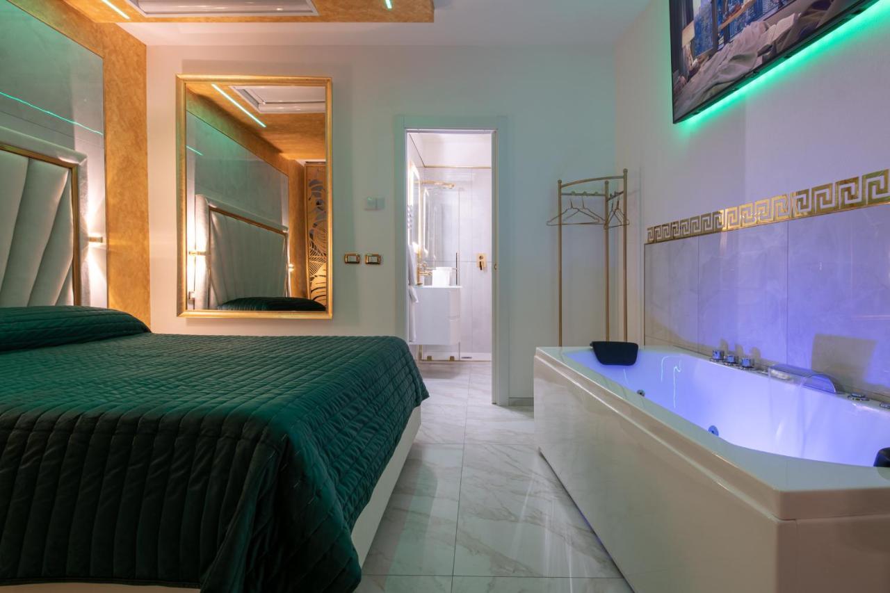 Fashion Apartment Gold Bologna With Jacuzzi & Car Garage Buitenkant foto