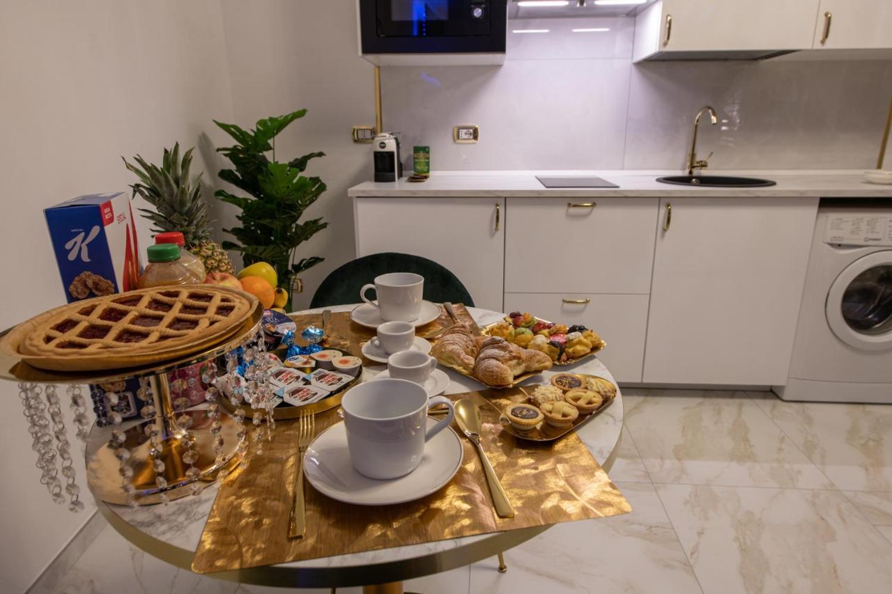 Fashion Apartment Gold Bologna With Jacuzzi & Car Garage Buitenkant foto
