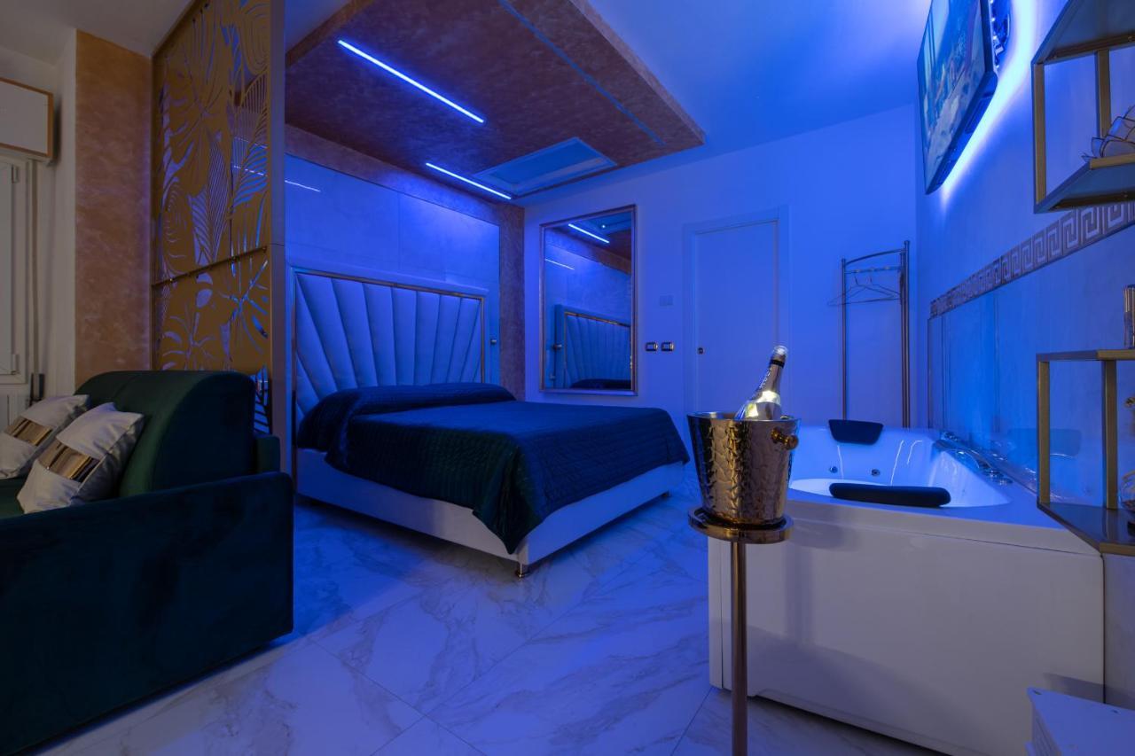 Fashion Apartment Gold Bologna With Jacuzzi & Car Garage Buitenkant foto