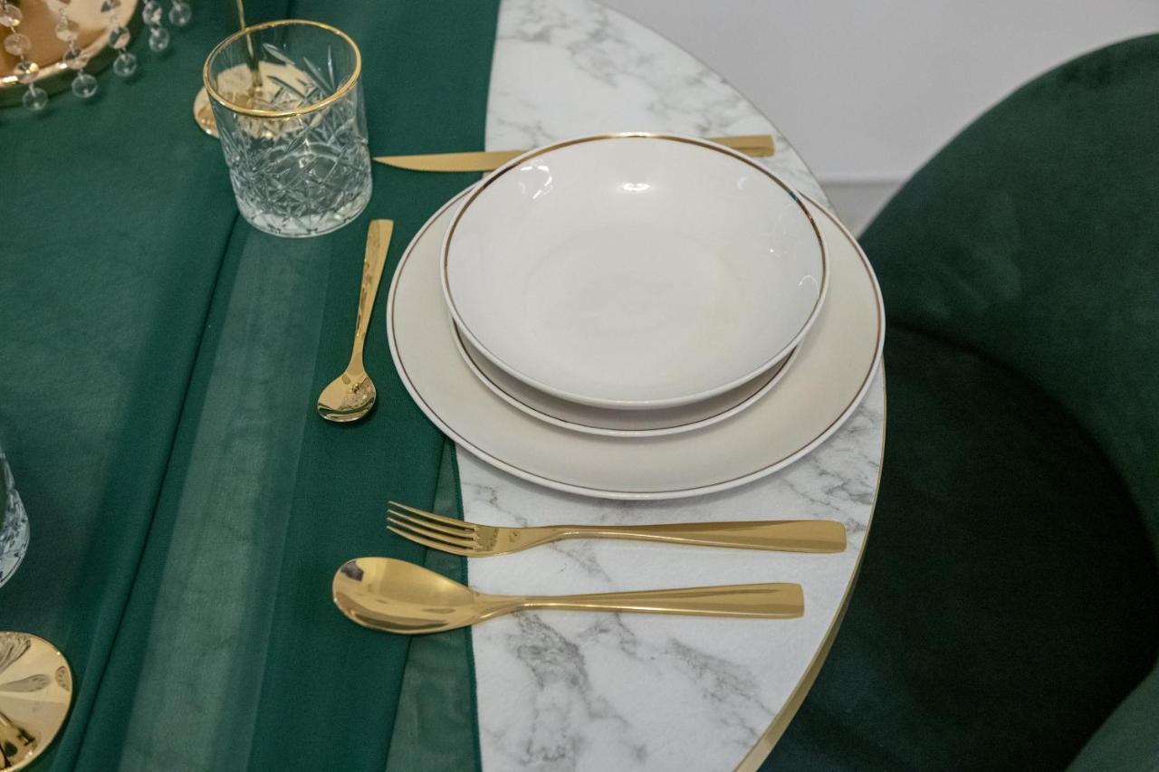 Fashion Apartment Gold Bologna With Jacuzzi & Car Garage Buitenkant foto