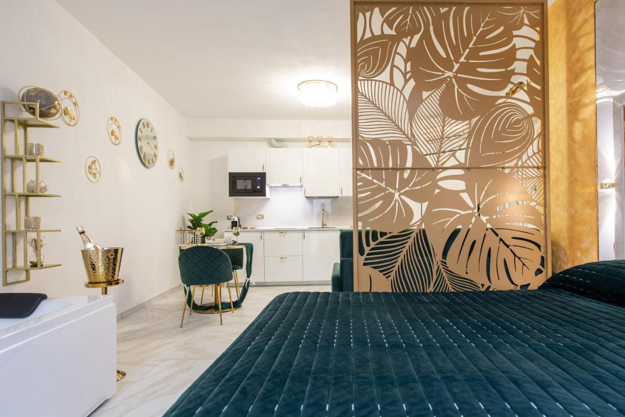 Fashion Apartment Gold Bologna With Jacuzzi & Car Garage Buitenkant foto