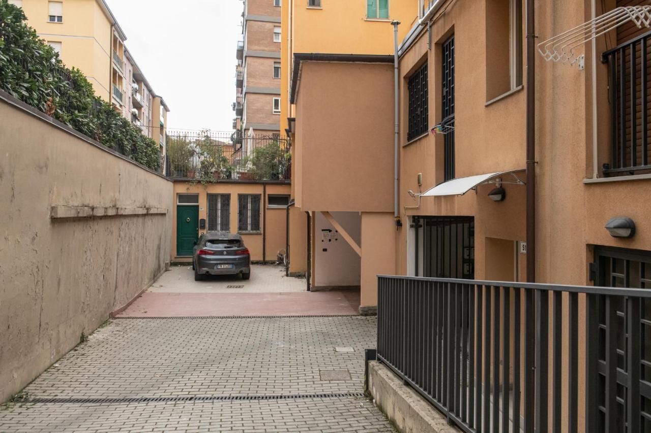 Fashion Apartment Gold Bologna With Jacuzzi & Car Garage Buitenkant foto