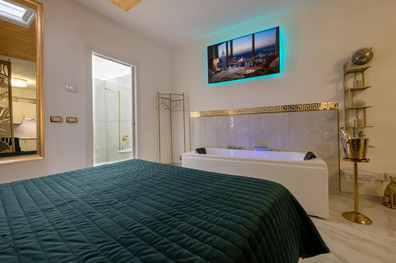 Fashion Apartment Gold Bologna With Jacuzzi & Car Garage Buitenkant foto