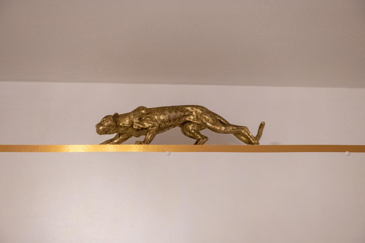 Fashion Apartment Gold Bologna With Jacuzzi & Car Garage Buitenkant foto