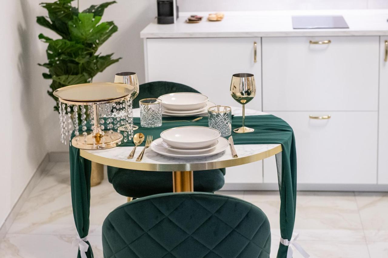 Fashion Apartment Gold Bologna With Jacuzzi & Car Garage Buitenkant foto