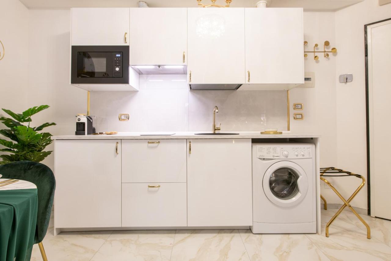 Fashion Apartment Gold Bologna With Jacuzzi & Car Garage Buitenkant foto