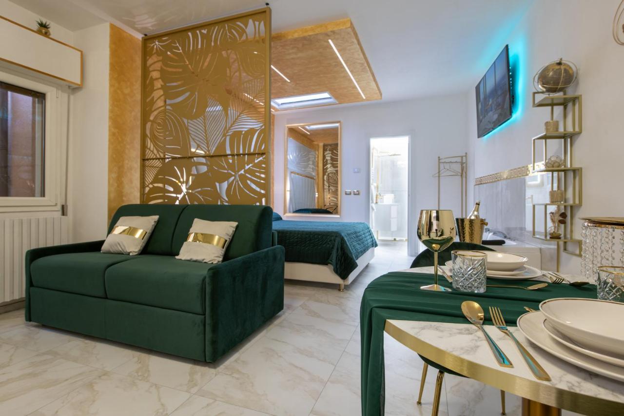 Fashion Apartment Gold Bologna With Jacuzzi & Car Garage Buitenkant foto
