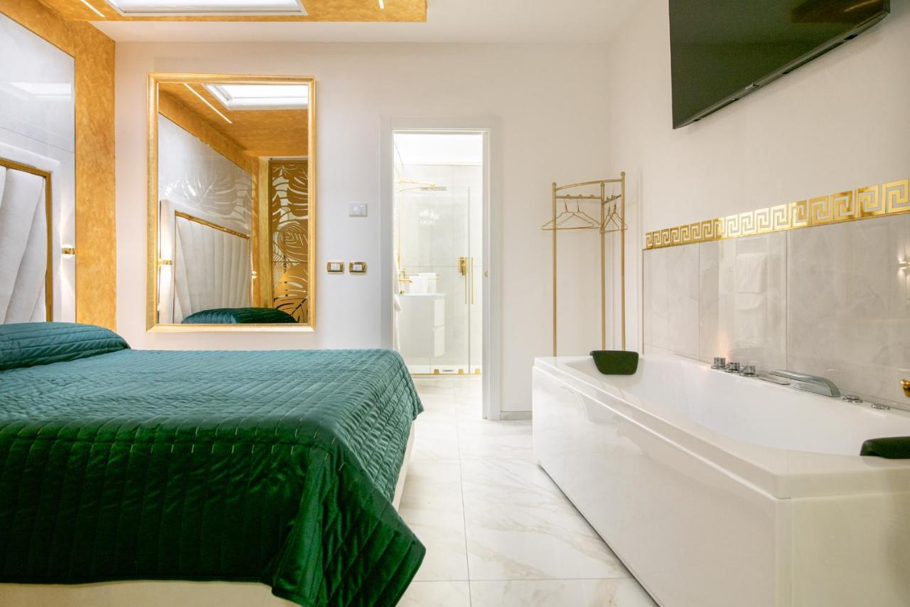 Fashion Apartment Gold Bologna With Jacuzzi & Car Garage Buitenkant foto
