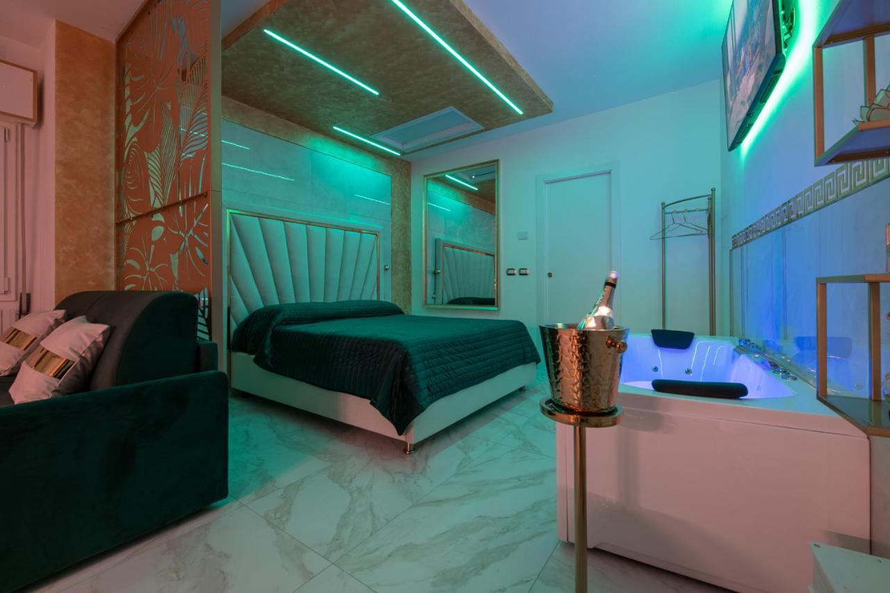 Fashion Apartment Gold Bologna With Jacuzzi & Car Garage Buitenkant foto