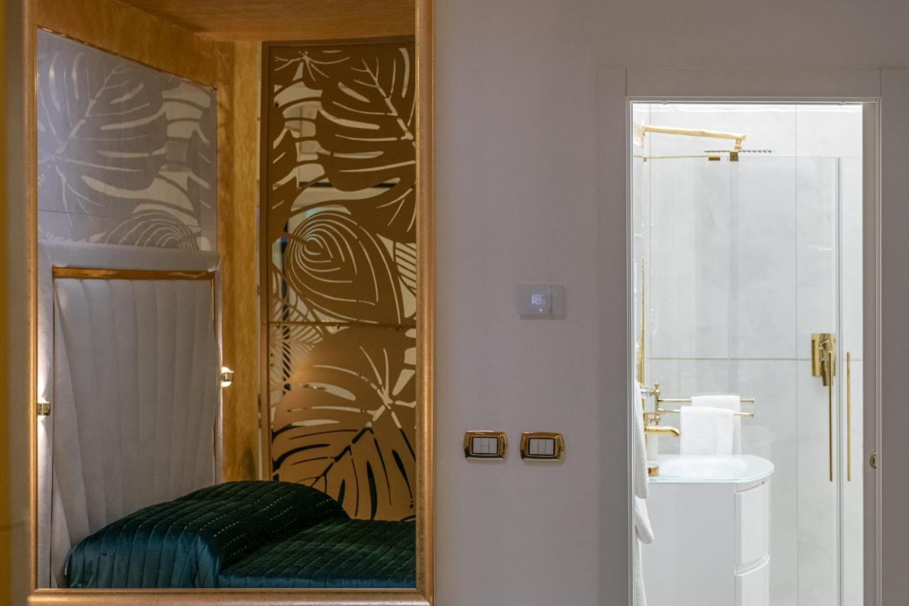 Fashion Apartment Gold Bologna With Jacuzzi & Car Garage Buitenkant foto